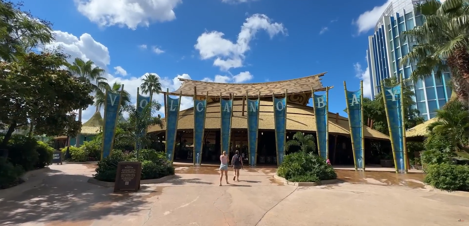 Entrada do Volcano Bay