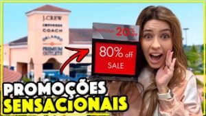 Gabi na frente do Orlando Premium Outlets segurando uma placa de 80% off com 20% adicional na Black Friday