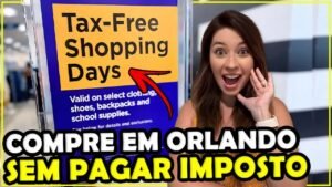 Gabi na frente de um cartaz de Tax-Free Shopping Days numa loja de Orlando