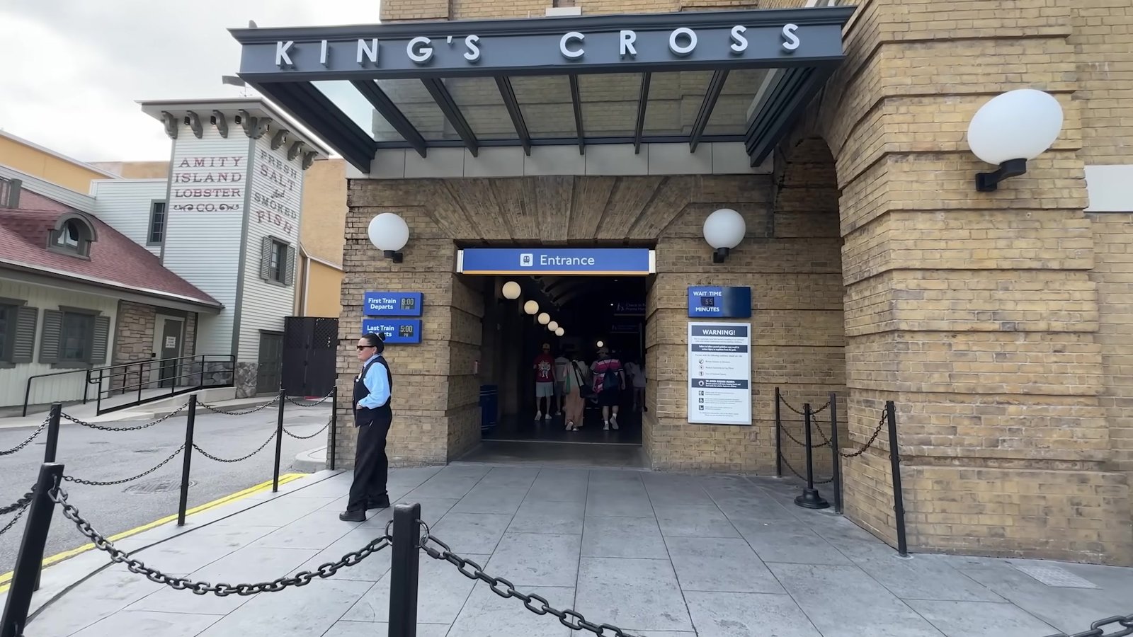 Entrada da estação King's Cross do Hogwarts Express na Universal Studios Florida