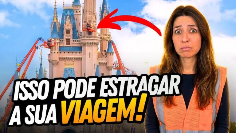 Gabi de colete de obra na frente do castelo do Magic Kingdom com guindastes, sobre os erros que estragam a viagem