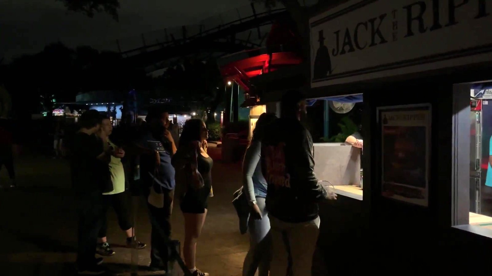 Quiosque de comida temática do Jack, o Estripador, no Howl-O-Scream do SeaWorld