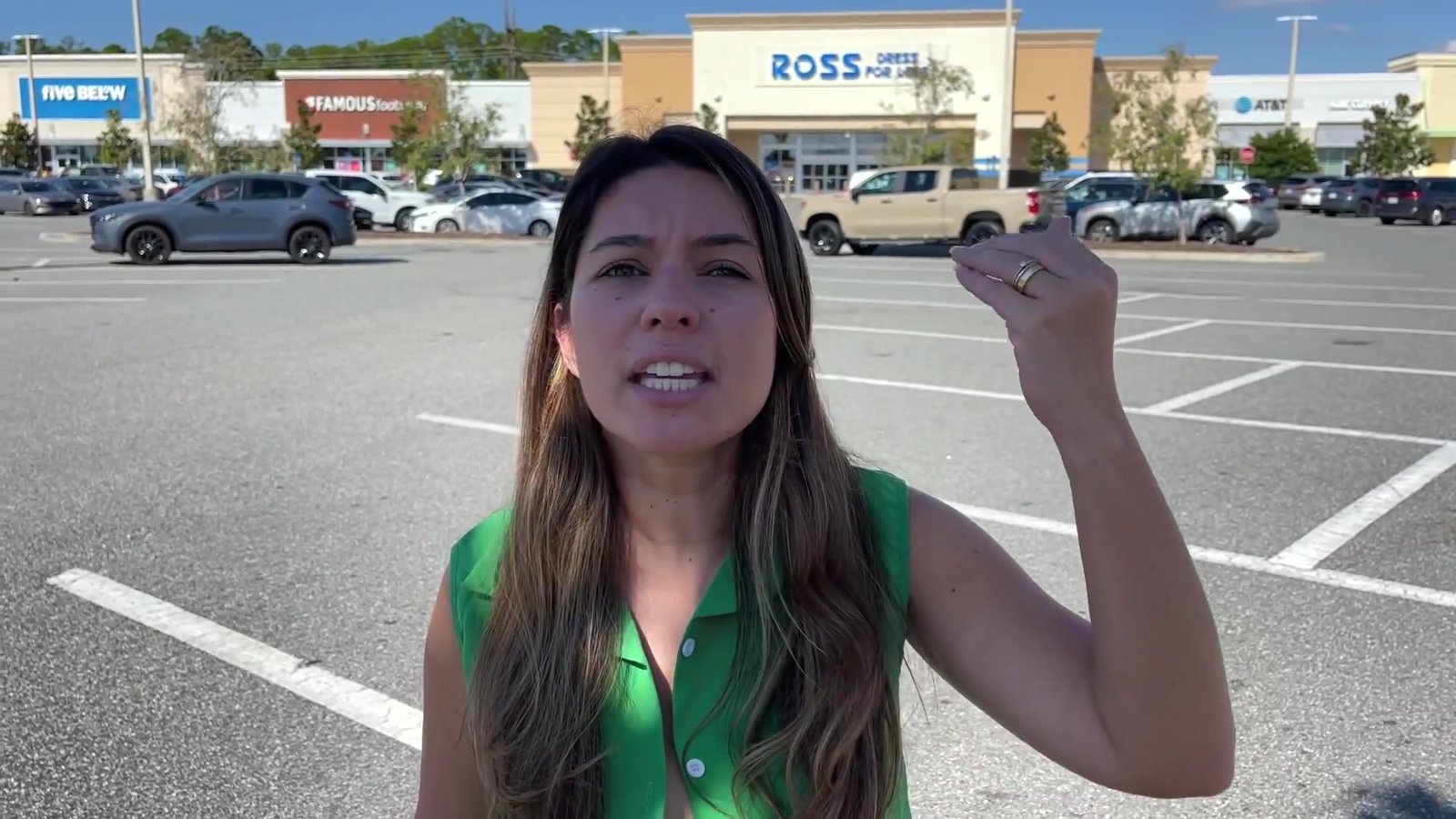 Gabi do Turistorlando contando no vídeo que o Uber e a gorjeta nos EUA são pagos só no cartão