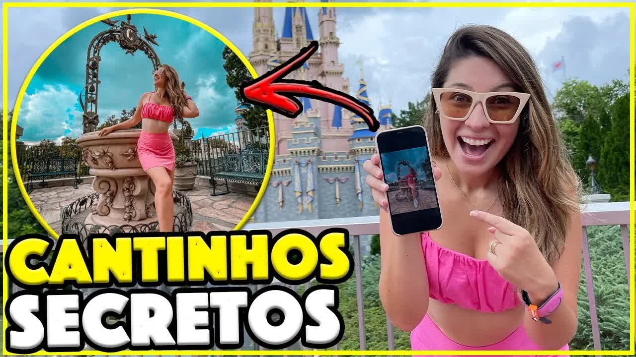 Gabi mostrando no celular uma foto tirada num cantinho secreto do Magic Kingdom, com o castelo ao fundo