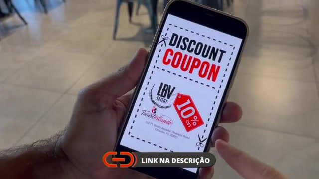 Celular mostrando o cupom de desconto de 10% da LBV Eatery em parceria com o Turistorlando