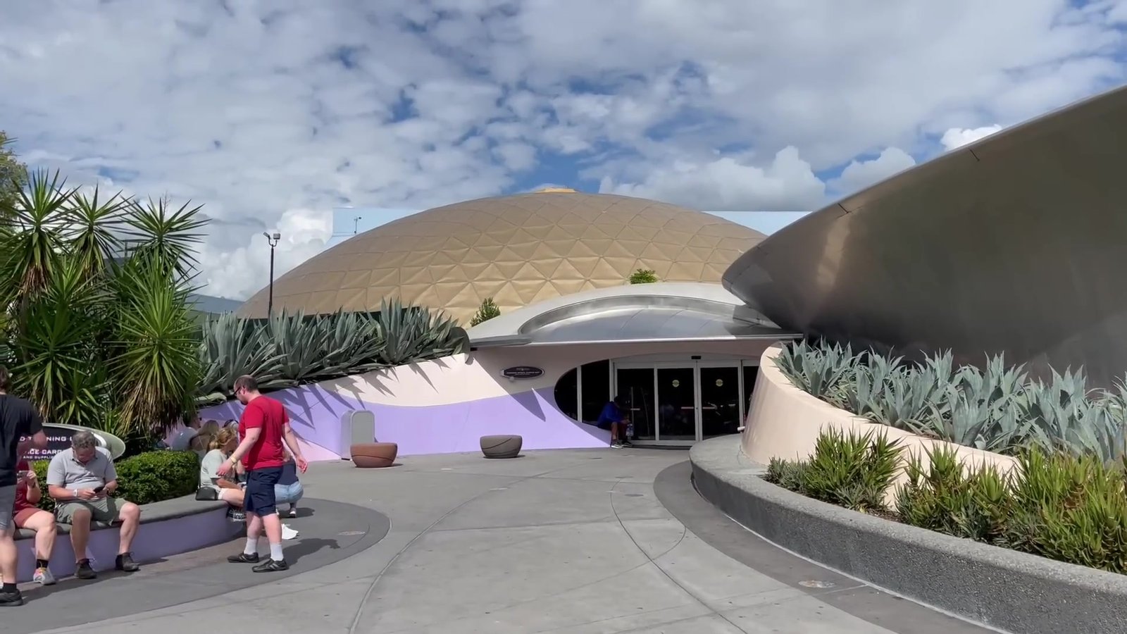 Domo dourado do antigo pavilhão Wonders of Life no Epcot