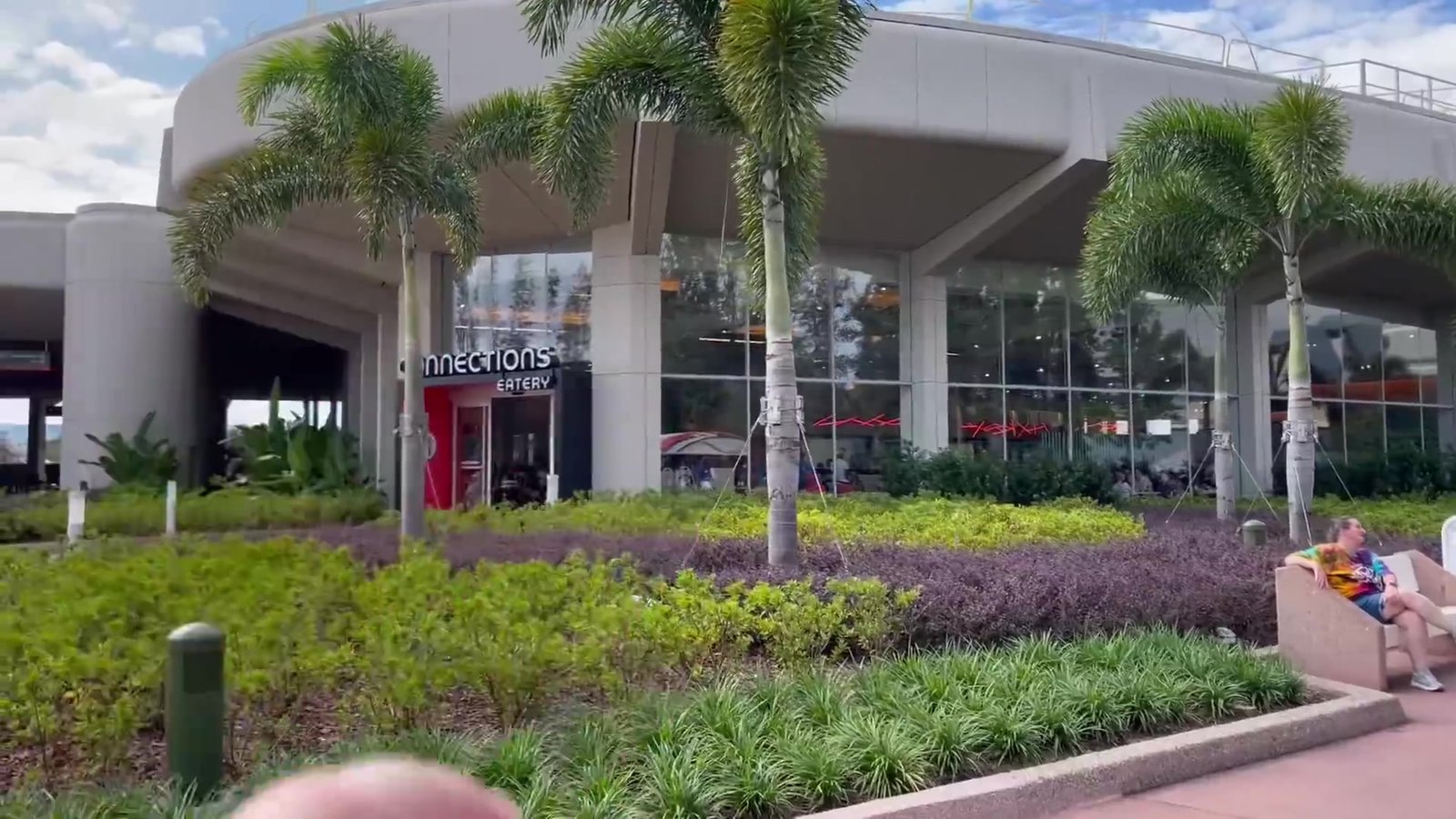 Fachada do Connections Eatery no Epcot