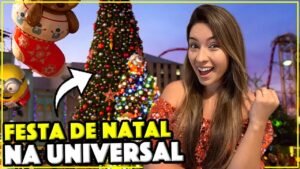Gabi do Turistorlando em frente à árvore de Natal da Universal Orlando com os Minions ao fundo