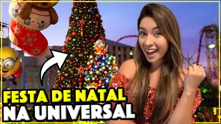 Gabi do Turistorlando em frente à árvore de Natal da Universal Orlando com os Minions ao fundo