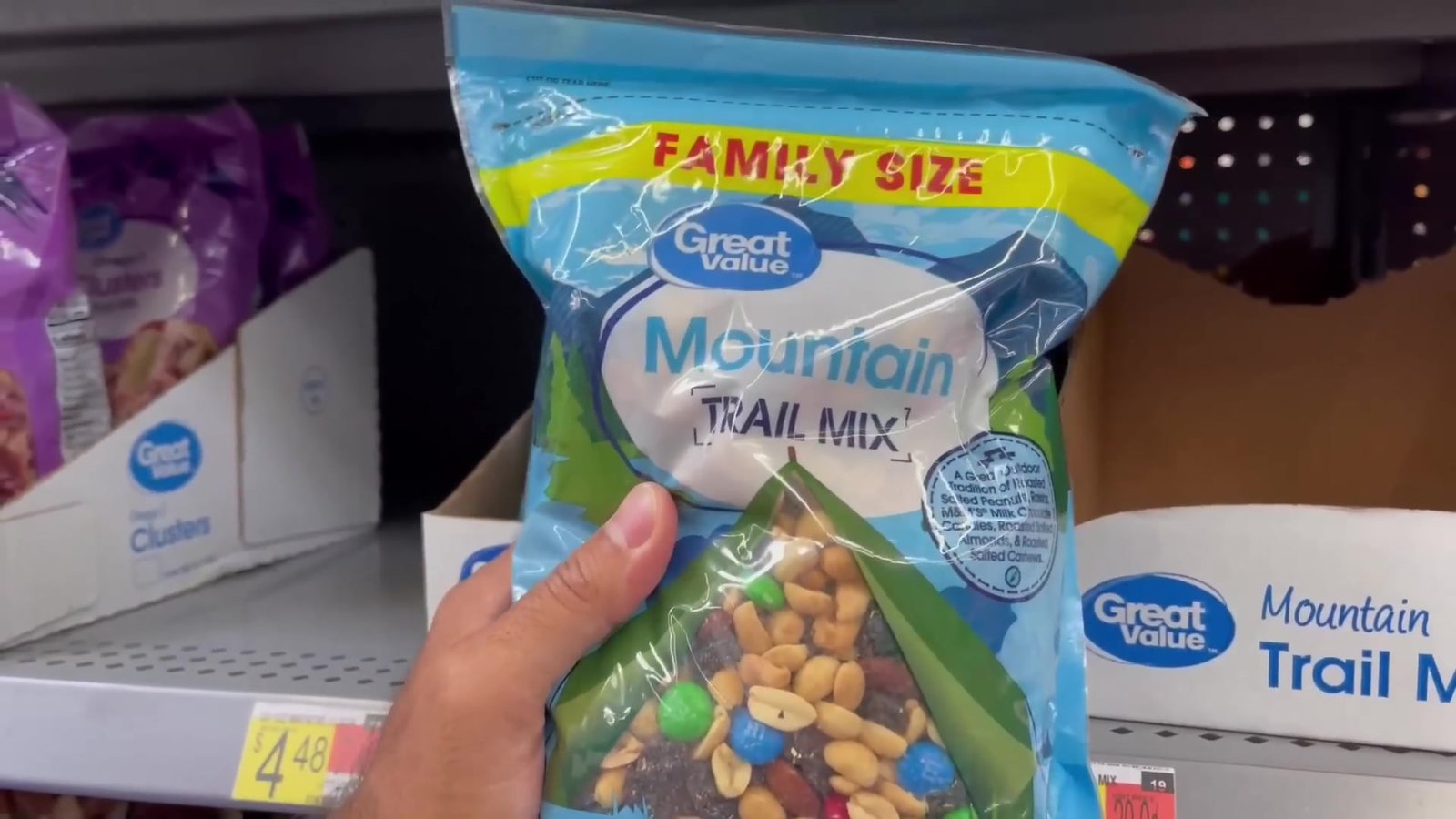 Saco família de trail mix com castanhas, amendoim e M&M no Walmart