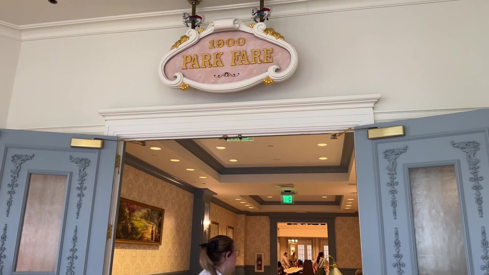 Entrada do restaurante 1900 Park Fare no Grand Floridian
