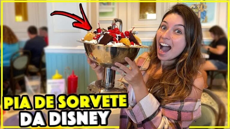 Gabi segurando a Kitchen Sink, a pia de sorvete gigante da Disney