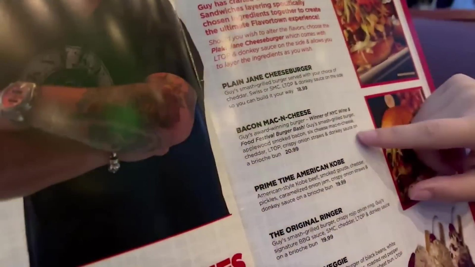 Cardápio de hambúrgueres do Planet Hollywood com os preços
