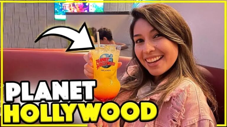 Gabi com o drink no copo-souvenir do Planet Hollywood, no Disney Springs