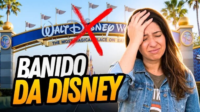 Gabi do Turistorlando com a mão na testa em frente ao portal do Walt Disney World com um X vermelho