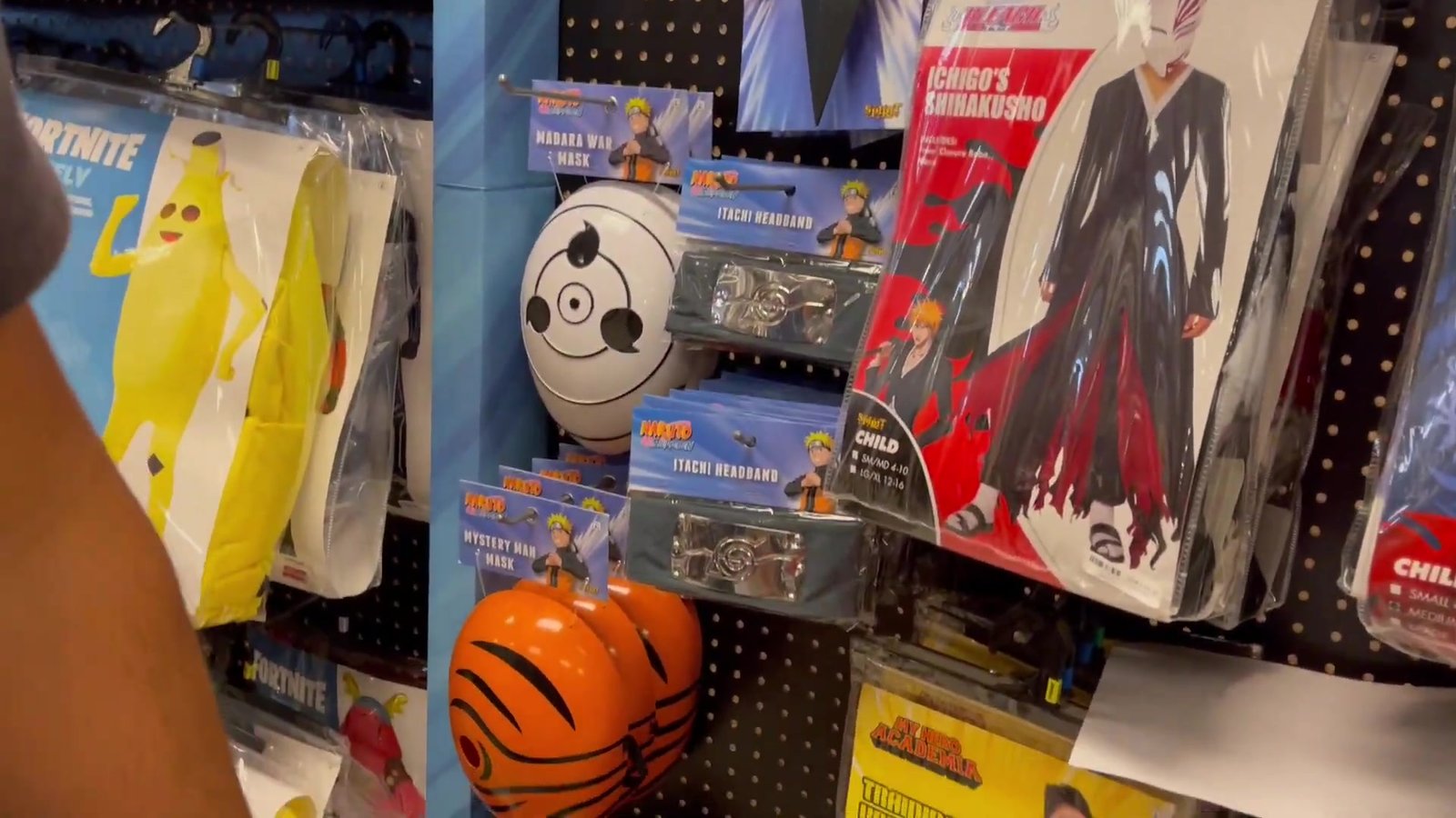 Fantasias de anime e games na Spirit Halloween: Naruto, Bleach e Fortnite