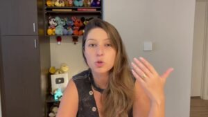 Gabi em casa contando como é Orlando em outubro