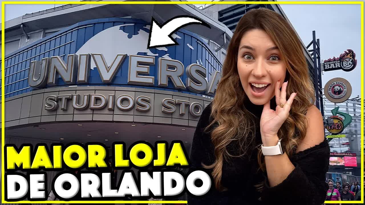 Gabi na frente do letreiro da Universal Studios Store no CityWalk de Orlando